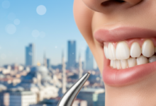 A close-up shot of a healthy, radiant human smile with flawless teeth, symbolizing successful dental implant treatment. In the softly blurred background, a vibrant cityscape of Istanbul, Turkey, is visible under a clear sky, representing the destination for dental tourism.